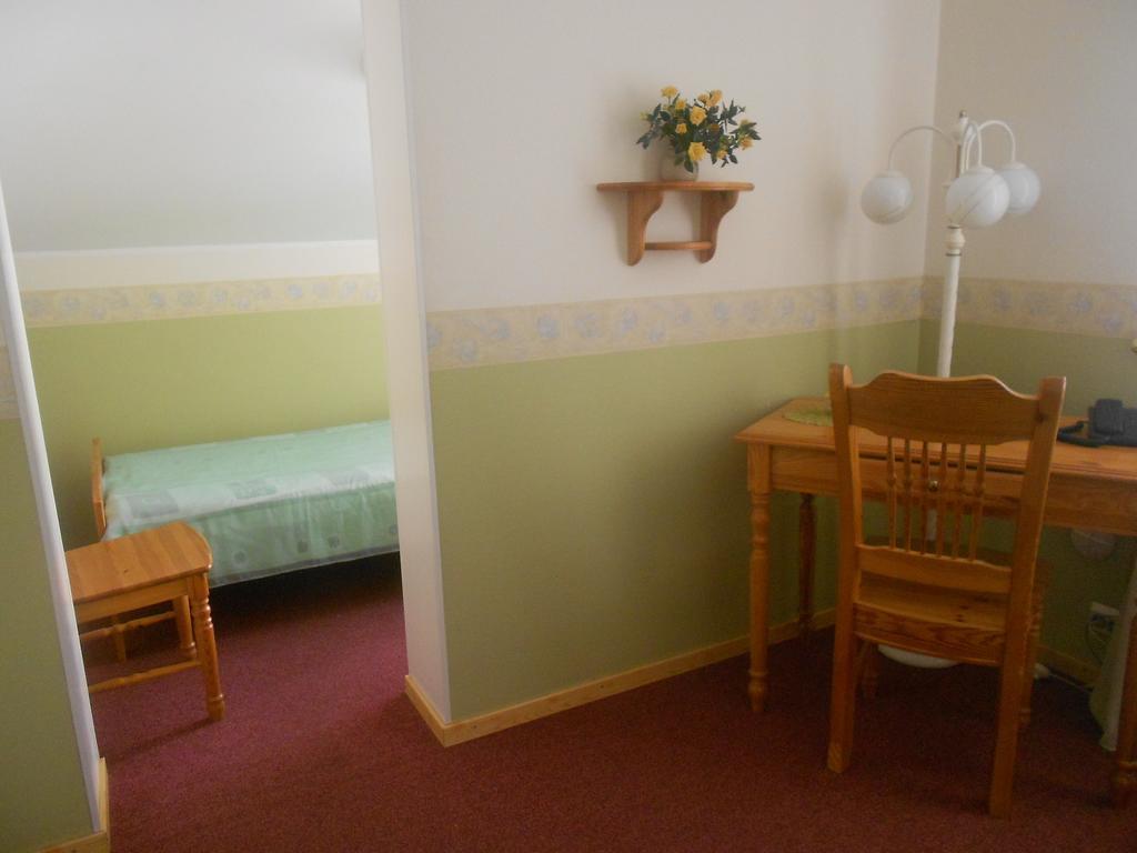 Poska Villa Guesthouse Tallin Exterior foto