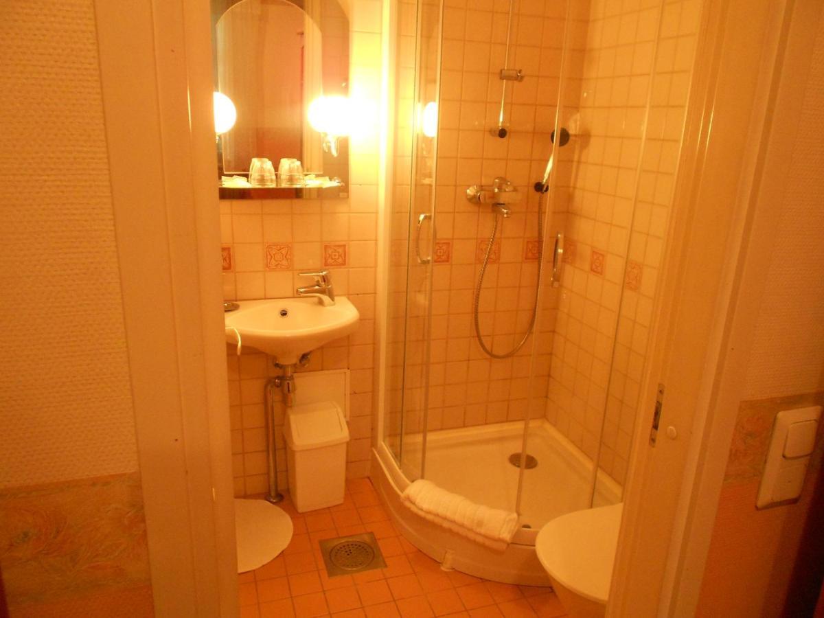 Poska Villa Guesthouse Tallin Habitación foto