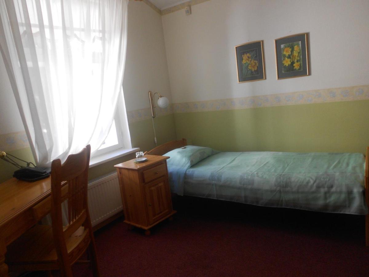 Poska Villa Guesthouse Tallin Habitación foto